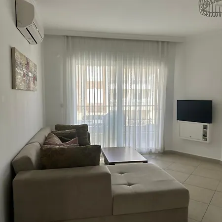 Apartment Sena Side